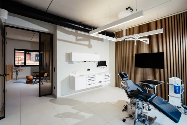 Studio Zoubi — Chirurgischer Raum